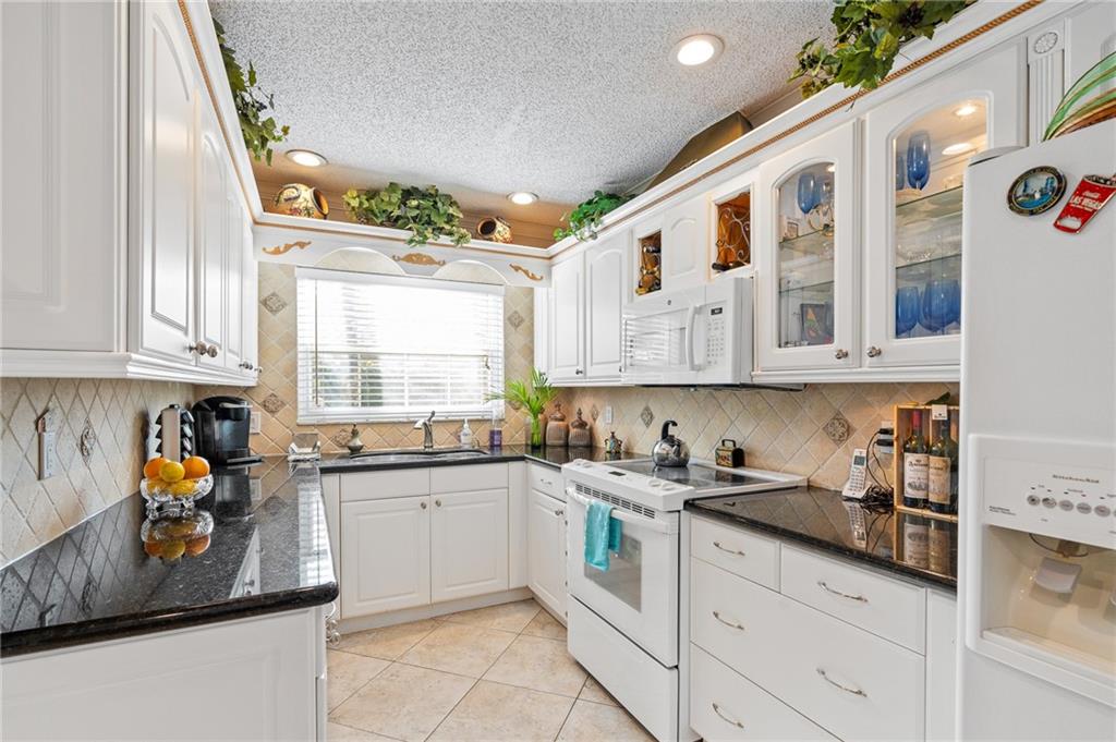 Boca Raton Square Unit 18 - Residential