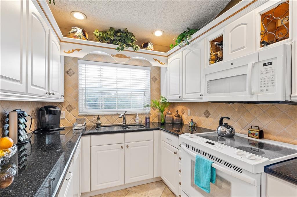 Boca Raton Square Unit 18 - Residential