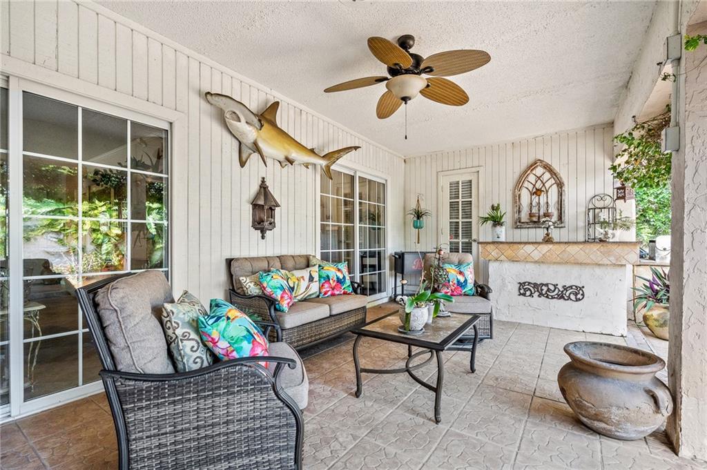 Boca Raton Square Unit 18 - Residential