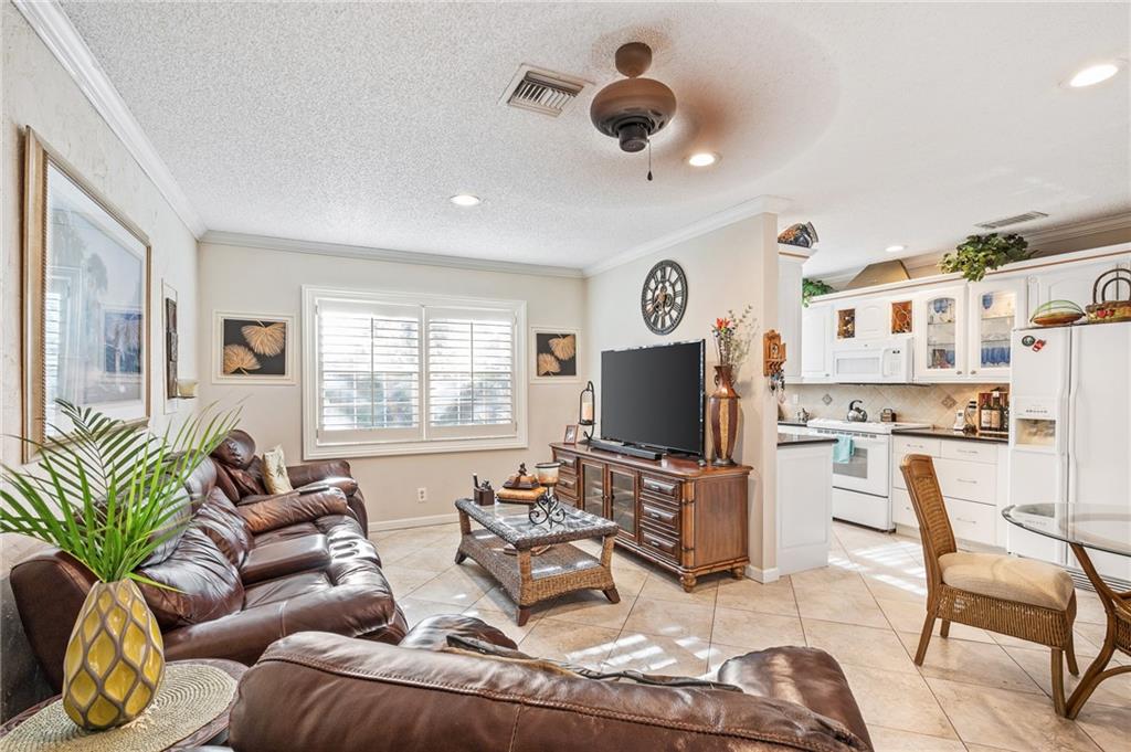 Boca Raton Square Unit 18 - Residential