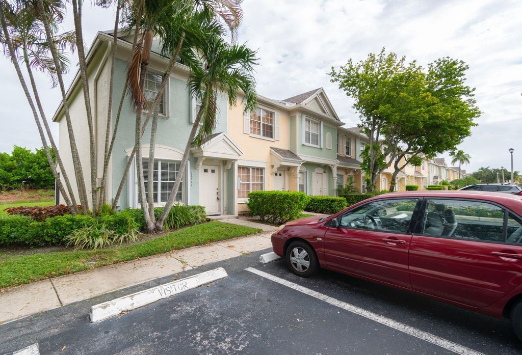 Photo of 16721 Hemingway Drive, Weston, FL 33326 (MLS # F10552551)