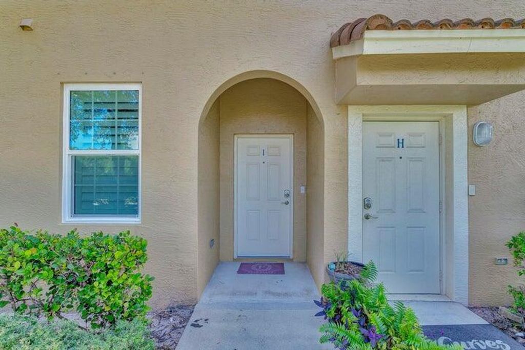 Photo of 152 Village Boulevard #H, Tequesta, FL 33469 (MLS # B26019533)