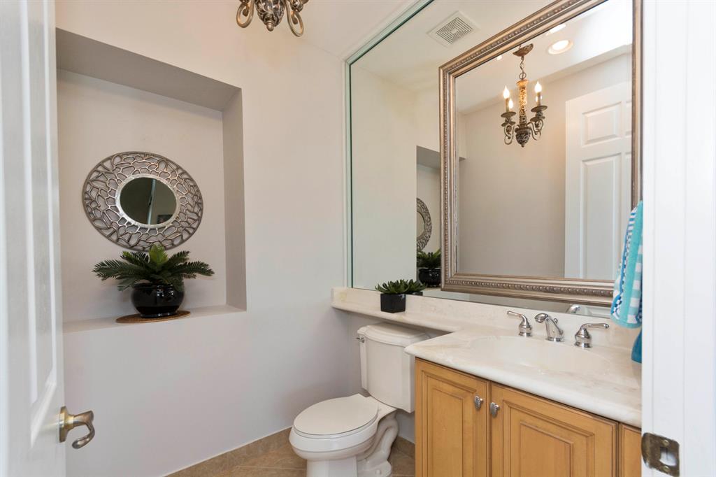 VALENCIA PALMS - Residential