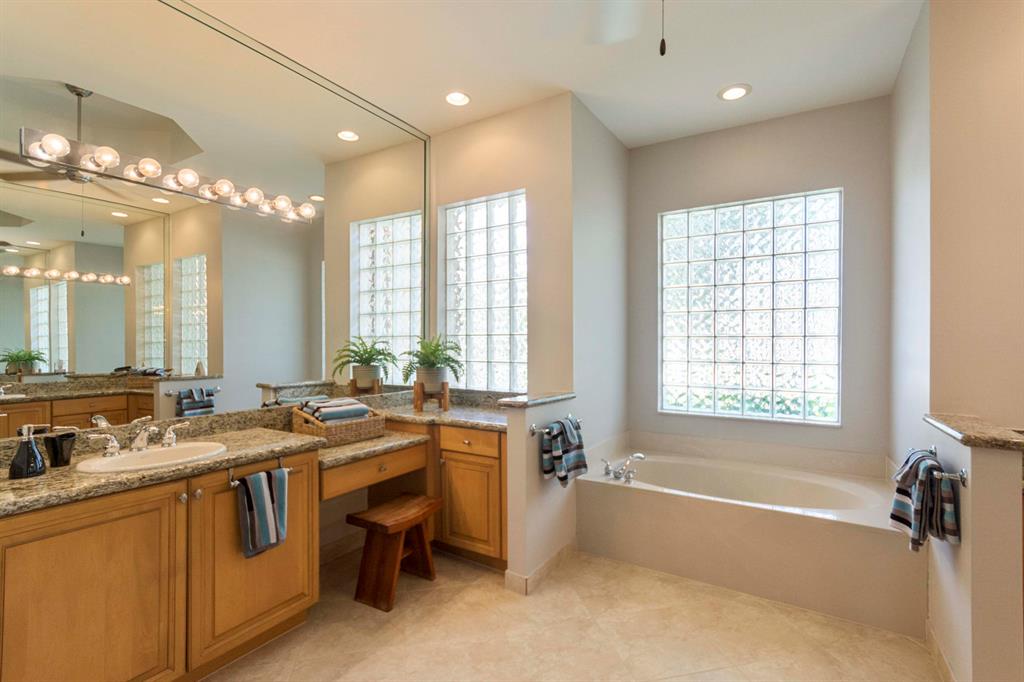 VALENCIA PALMS - Residential