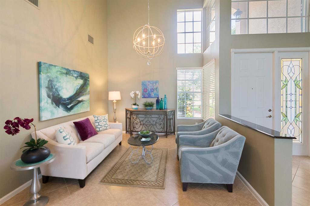 VALENCIA PALMS - Residential