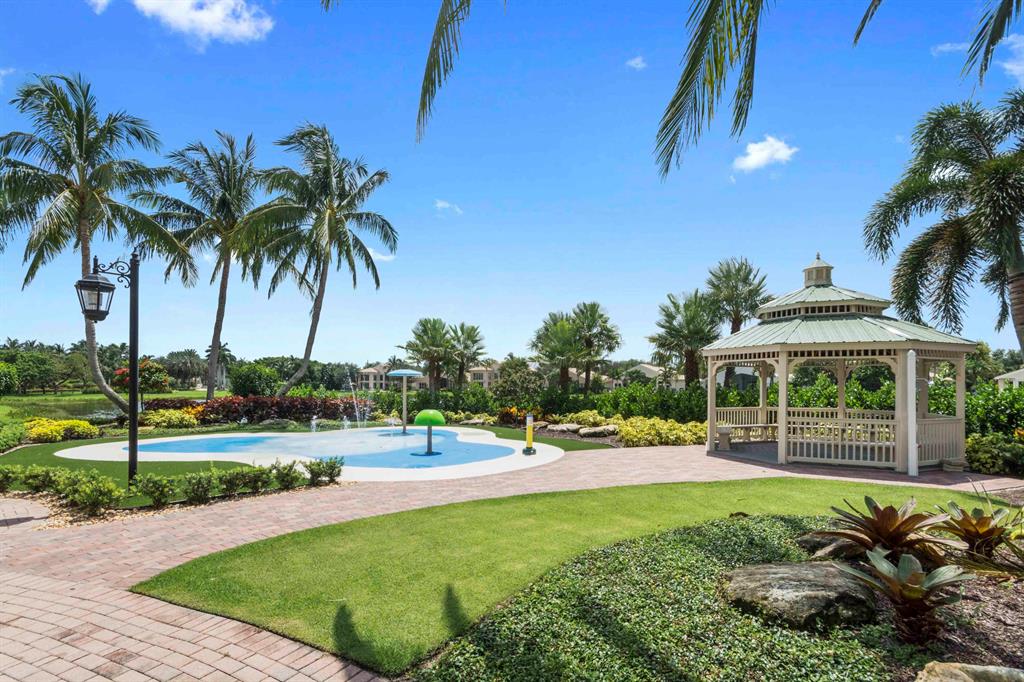 VALENCIA PALMS - Residential