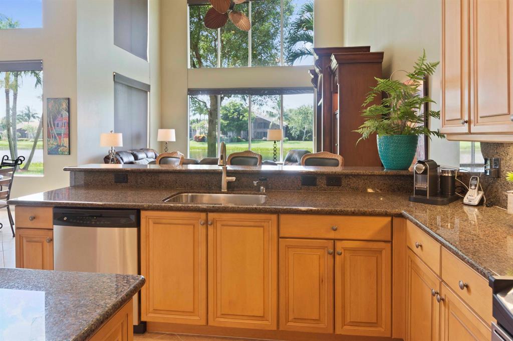 VALENCIA PALMS - Residential