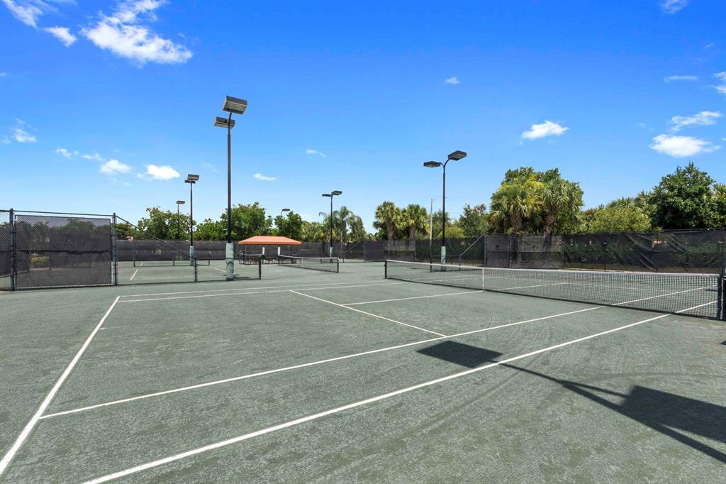 VALENCIA PALMS - Residential