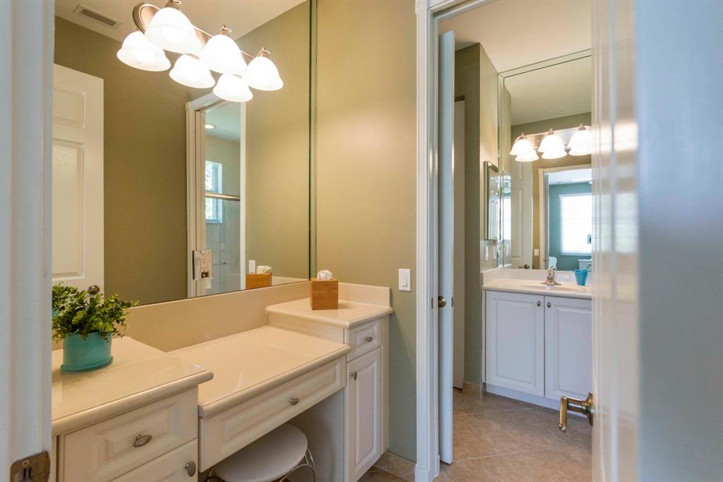 VALENCIA PALMS - Residential