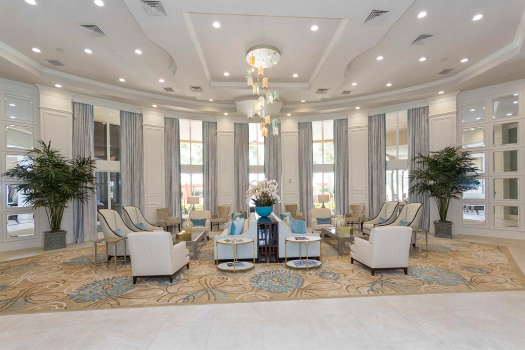 VALENCIA PALMS - Residential