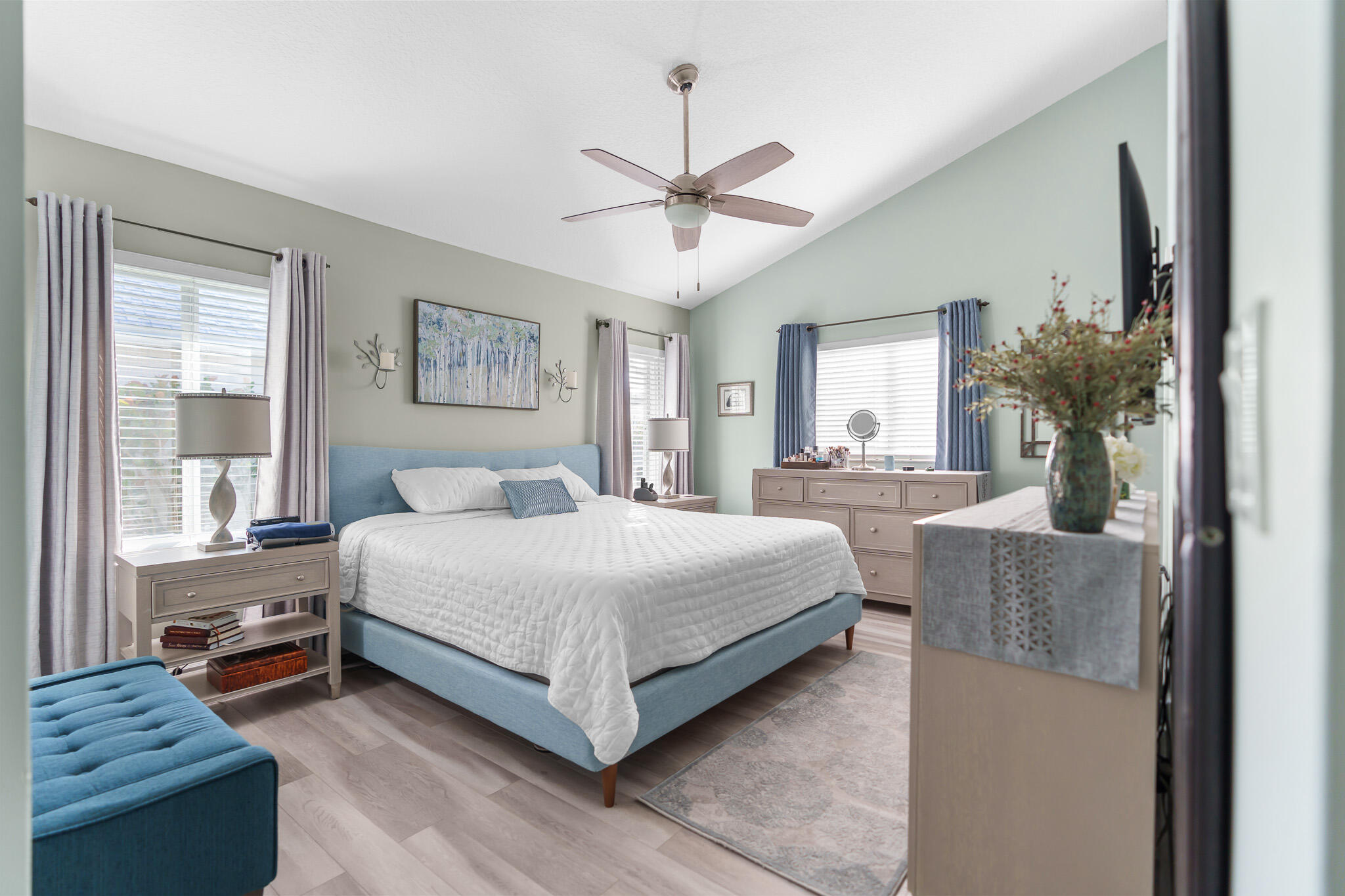 BAY WINDS 4 - Residential