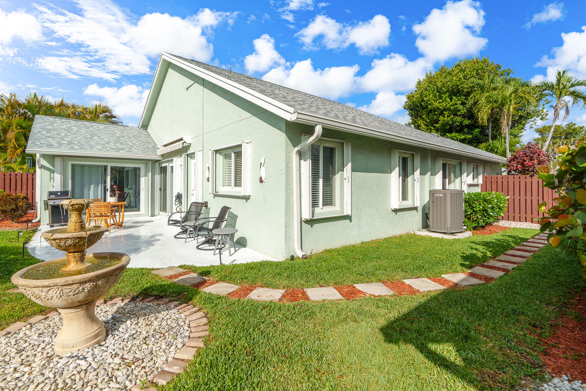 BAY WINDS 4 - Residential