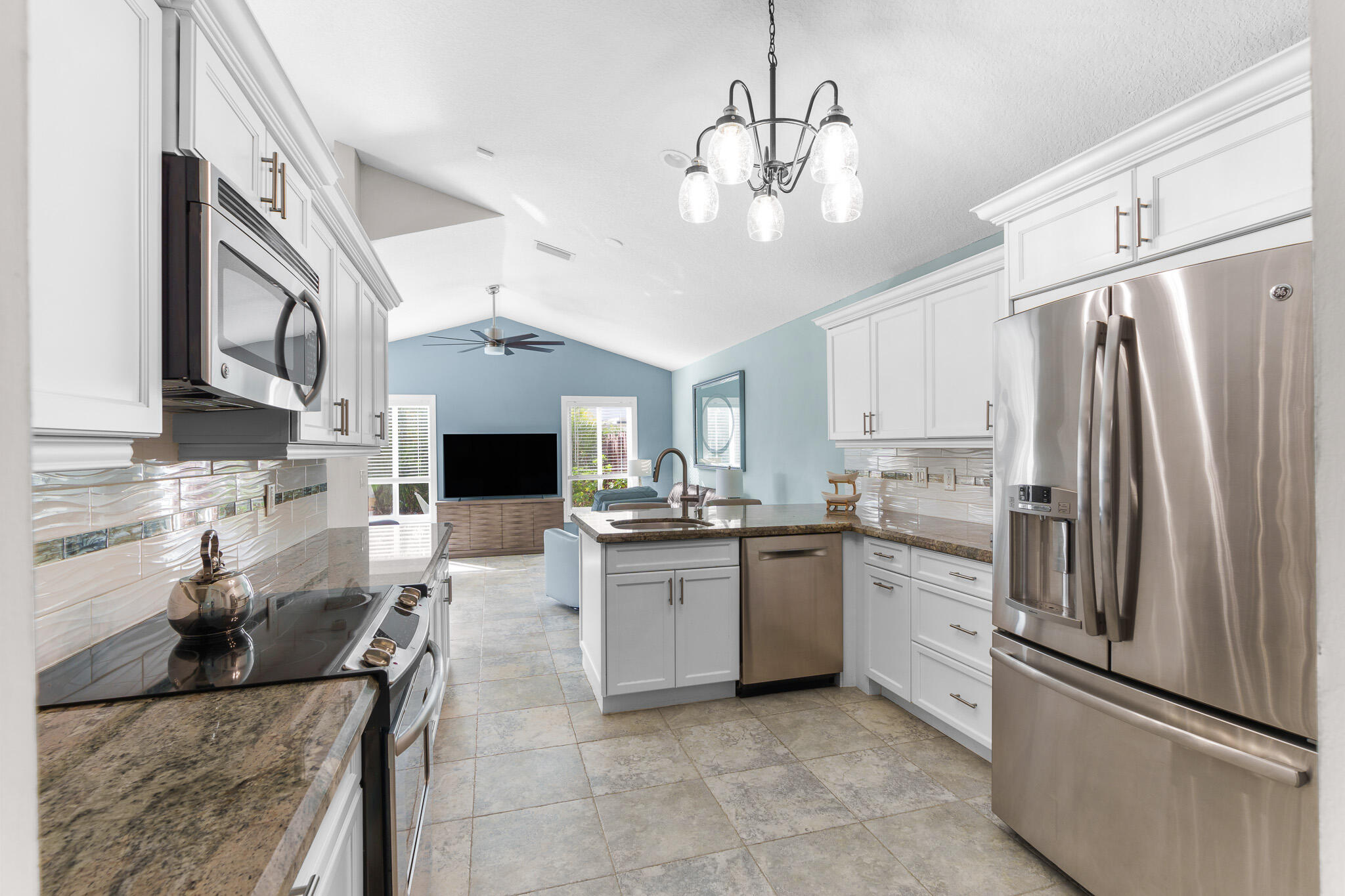 BAY WINDS 4 - Residential