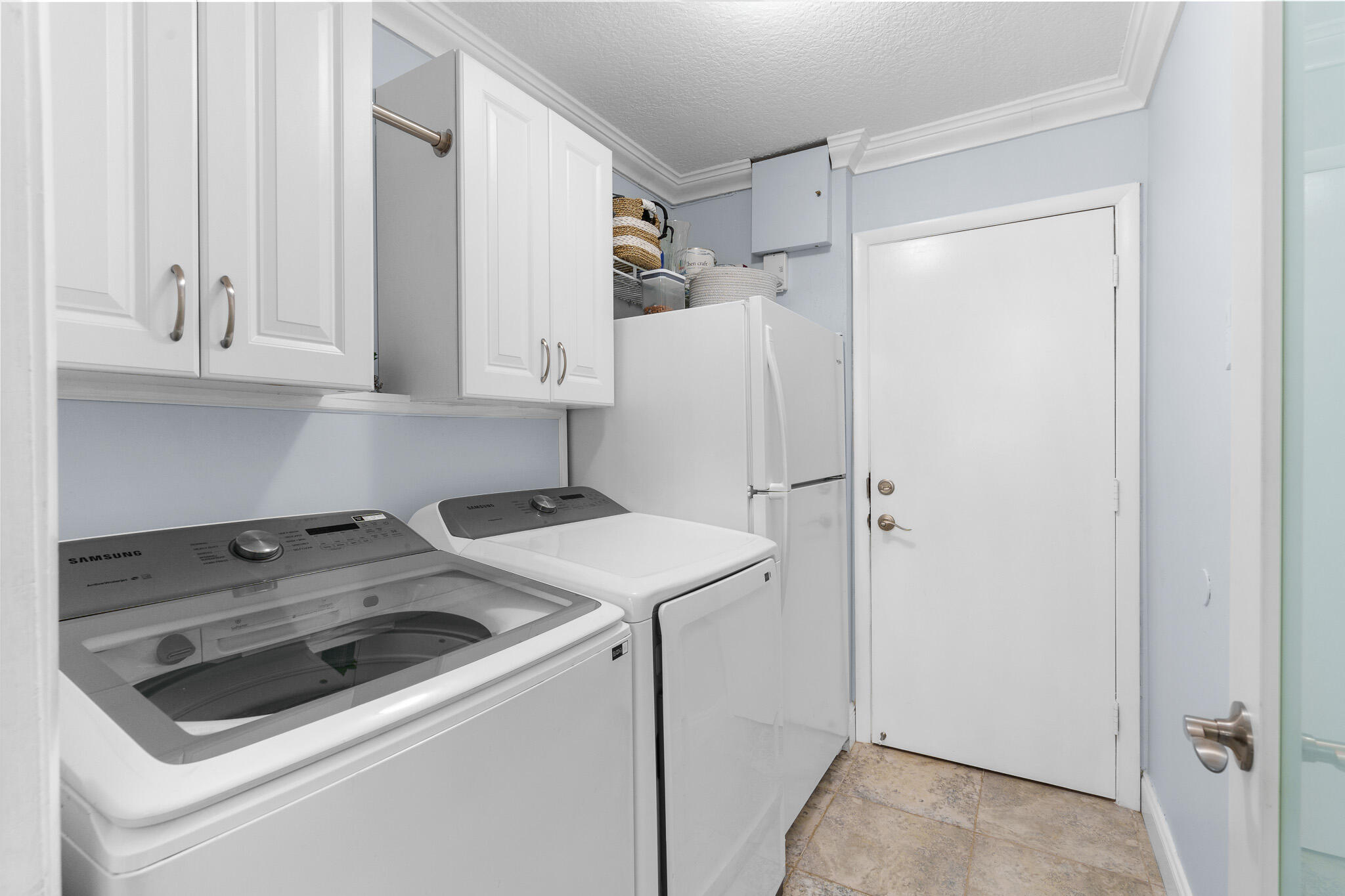 BAY WINDS 4 - Residential