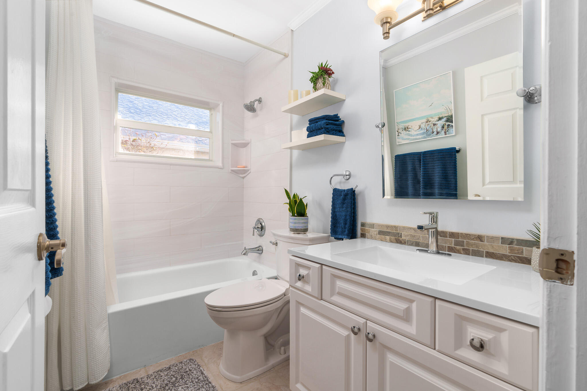 BAY WINDS 4 - Residential