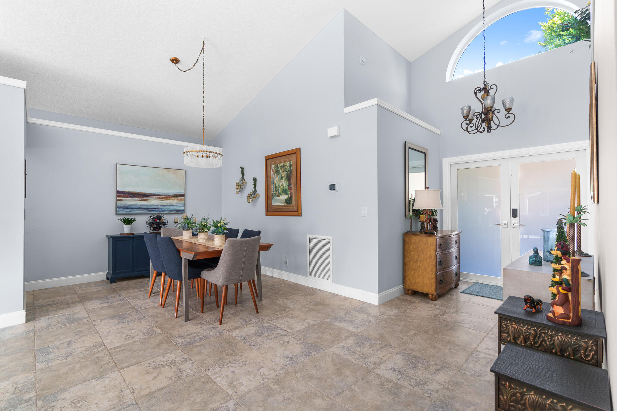 BAY WINDS 4 - Residential