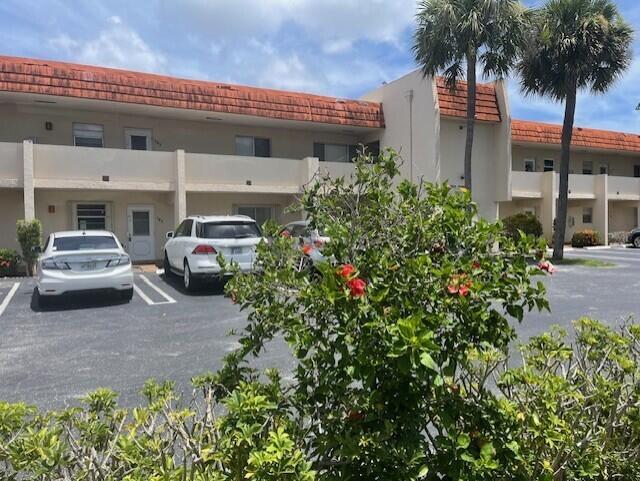 2901 Fiore Way 103, Delray Beach, FL, 33445/$229,800 1 2901 Fiore Way 103