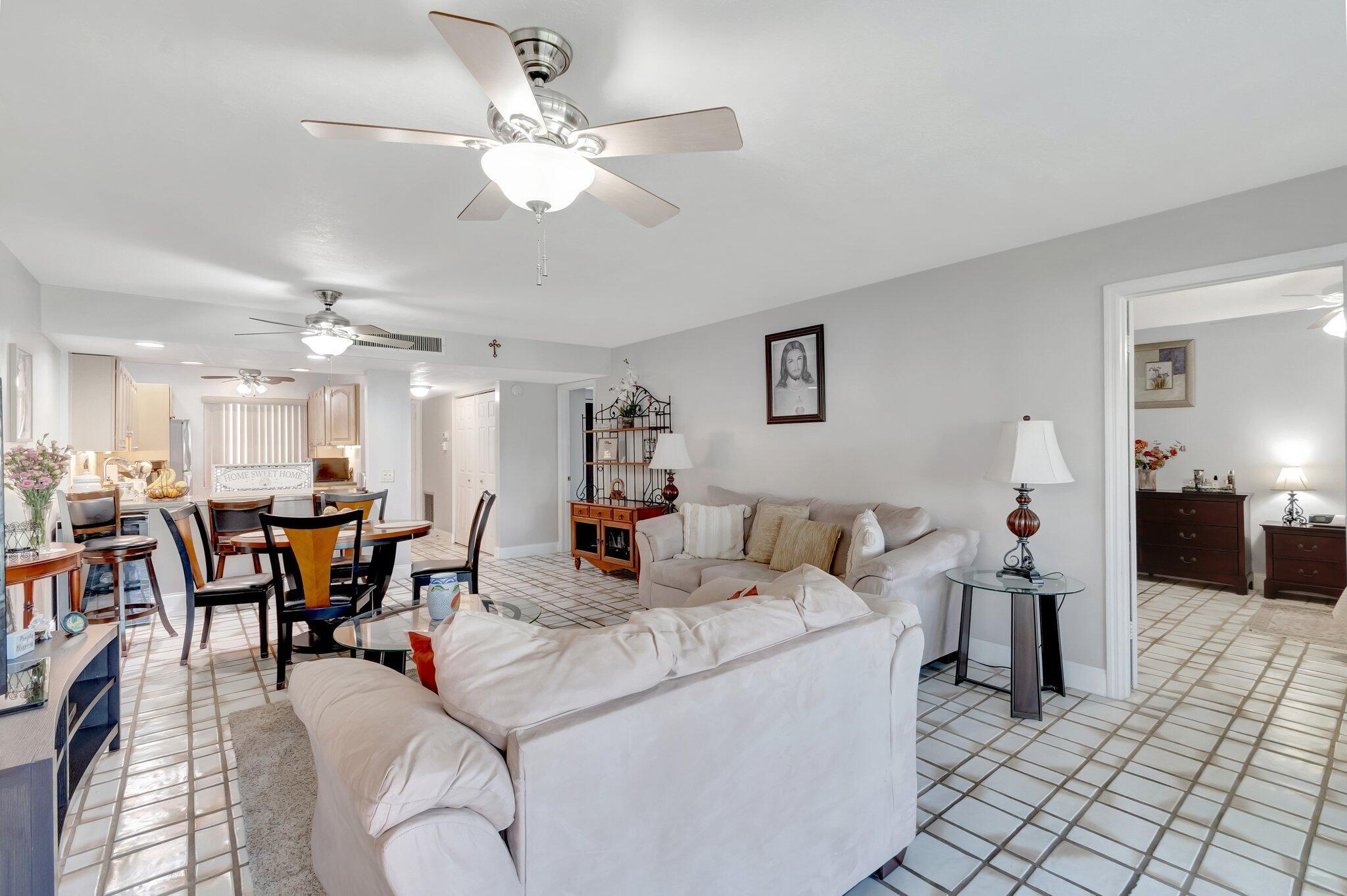 FOUNTAINS OF PALM BEACH CONDO 5 - Residential