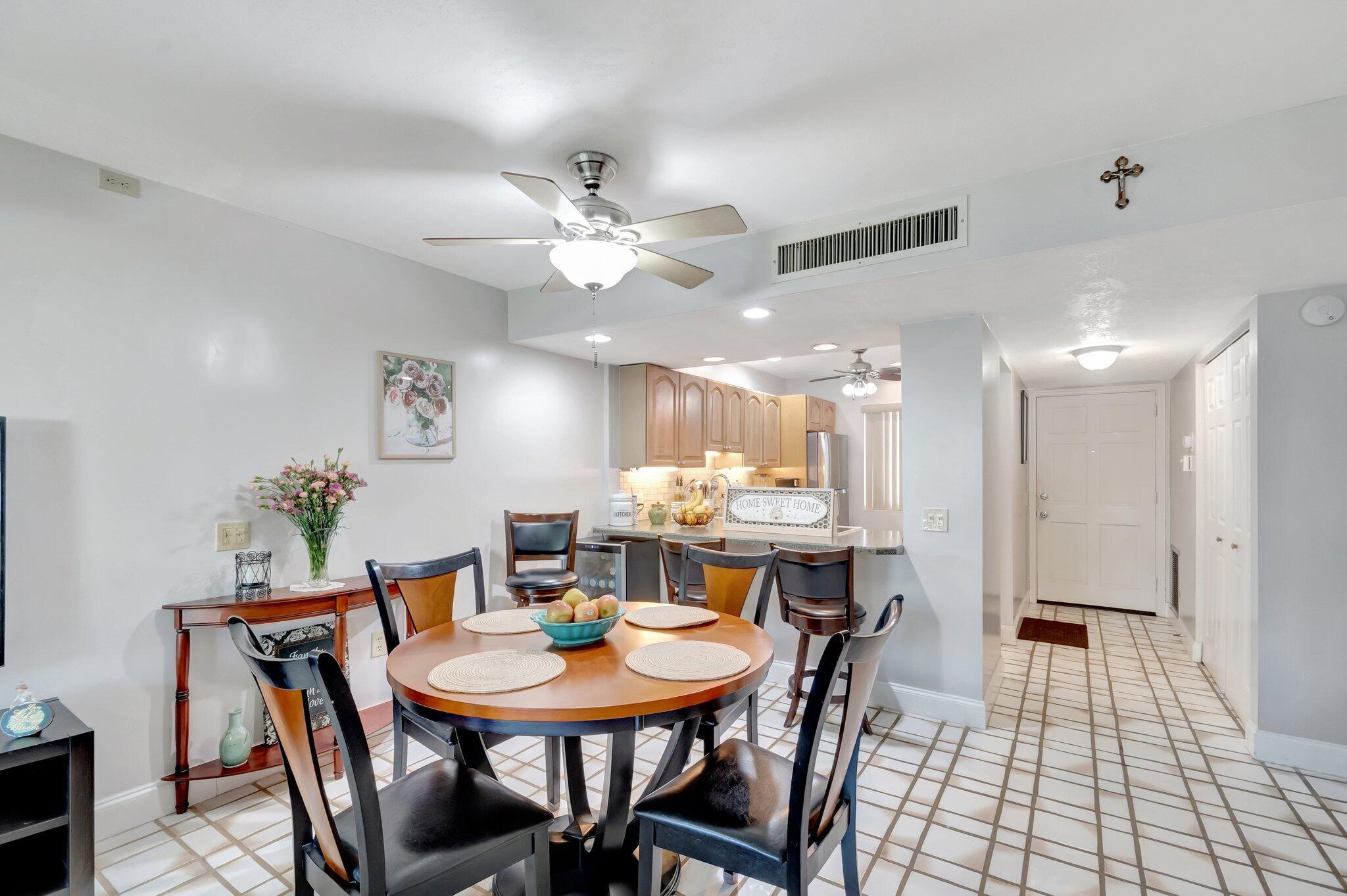 FOUNTAINS OF PALM BEACH CONDO 5 - Residential