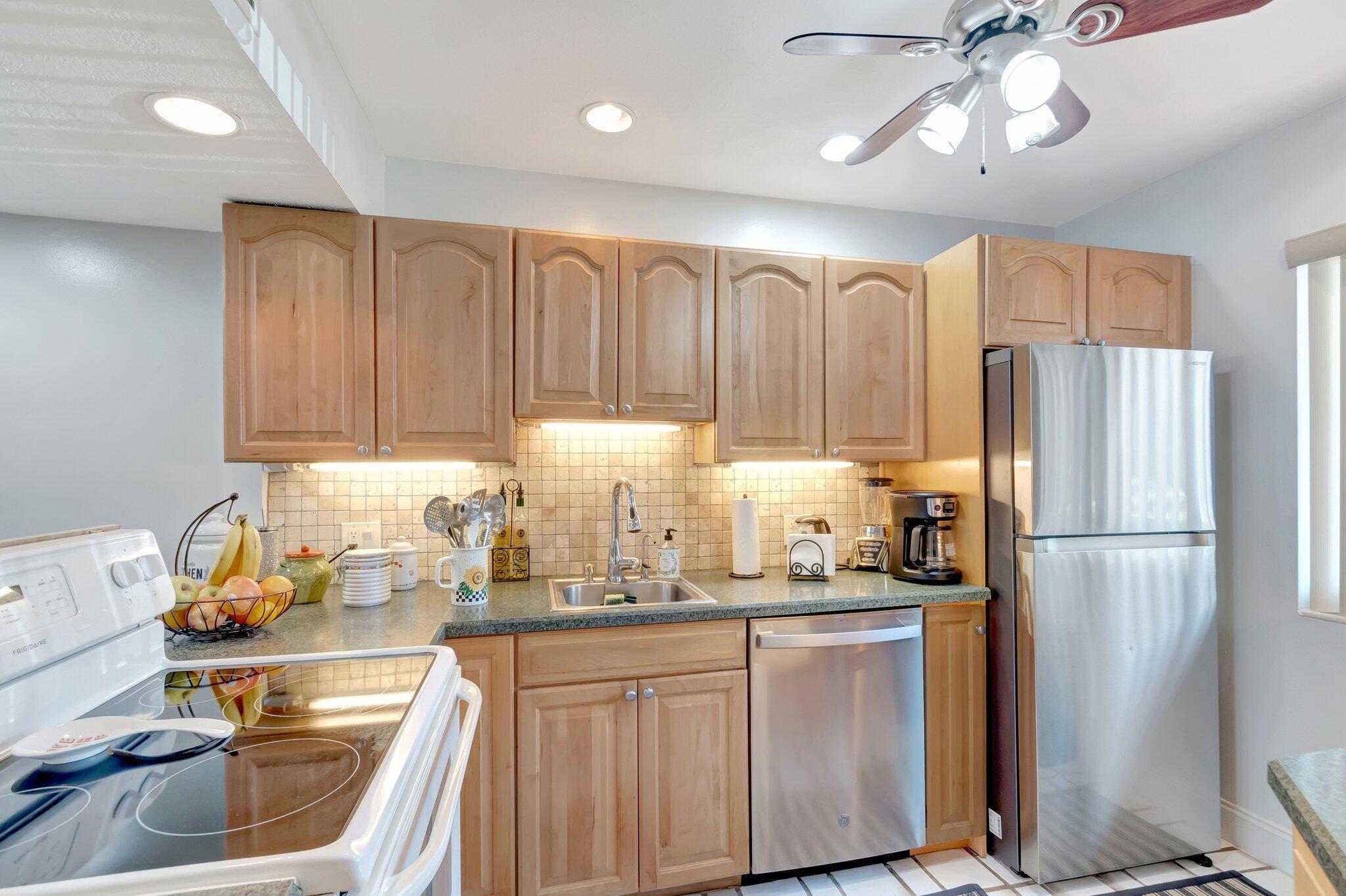 FOUNTAINS OF PALM BEACH CONDO 5 - Residential