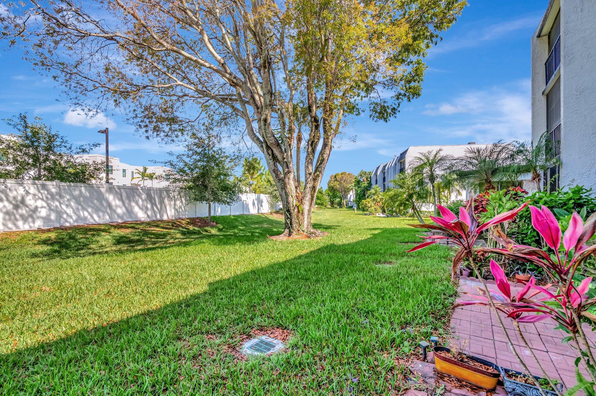 FOUNTAINS OF PALM BEACH CONDO 5 - Residential