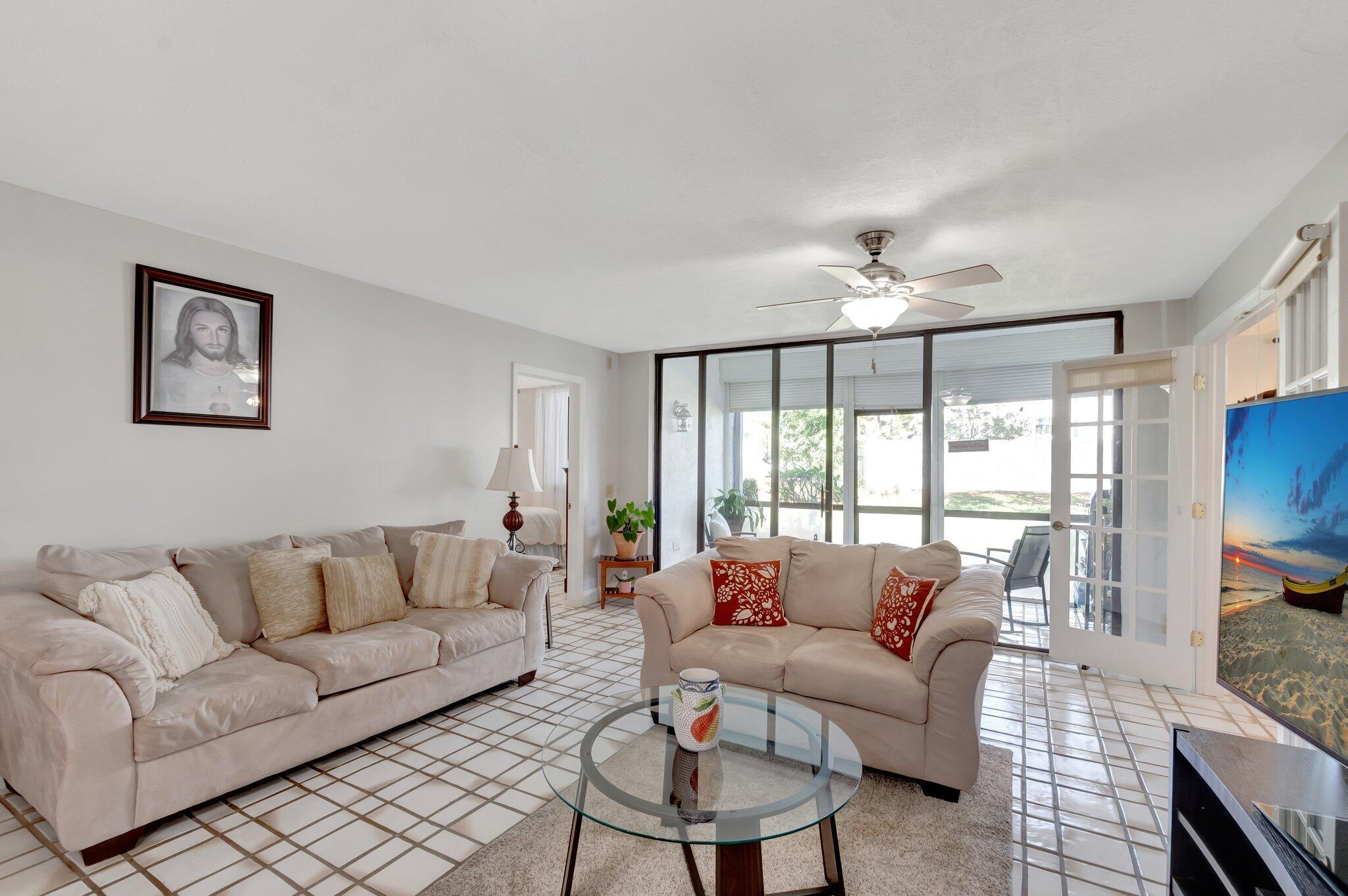 FOUNTAINS OF PALM BEACH CONDO 5 - Residential