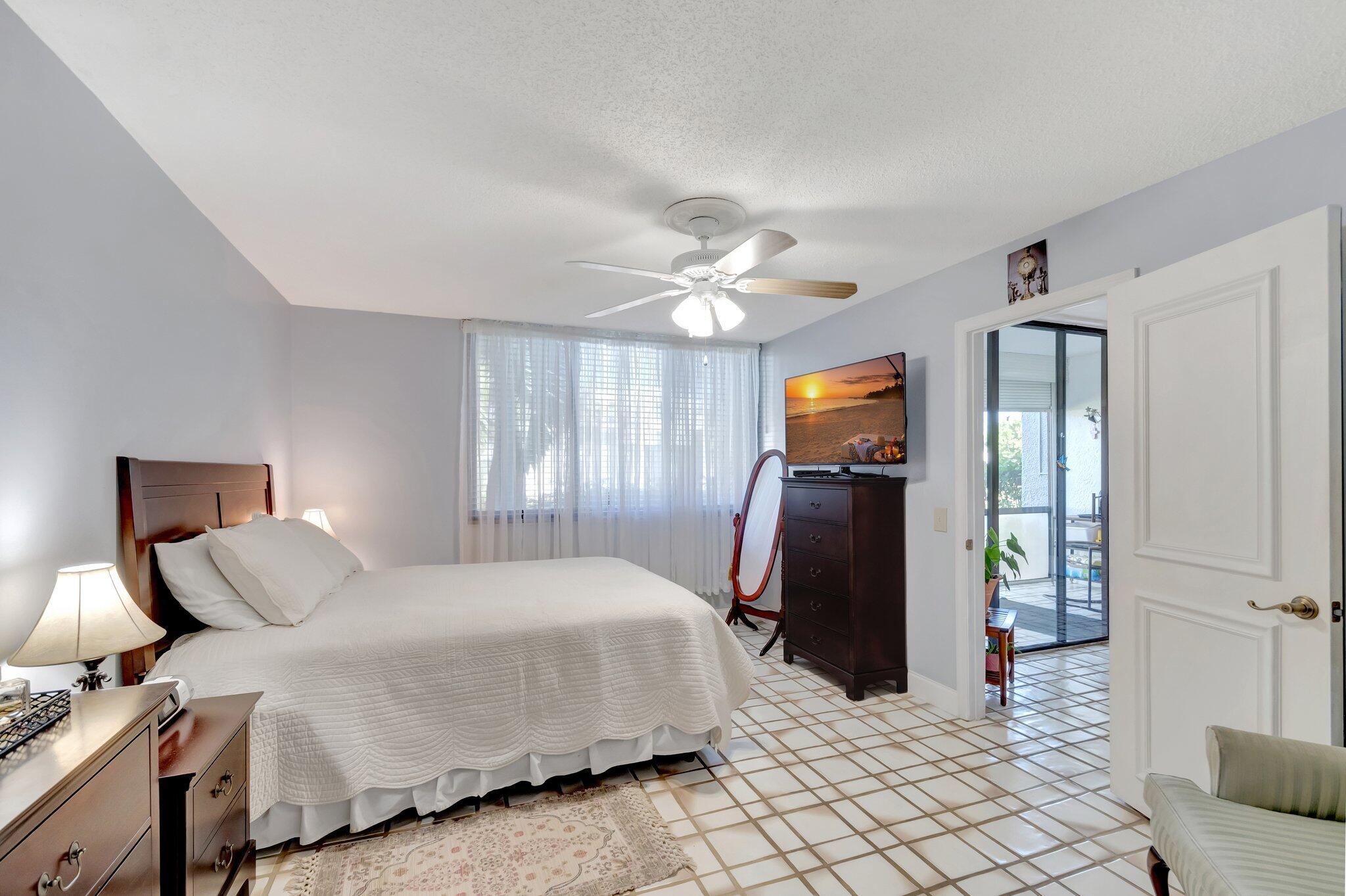 FOUNTAINS OF PALM BEACH CONDO 5 - Residential