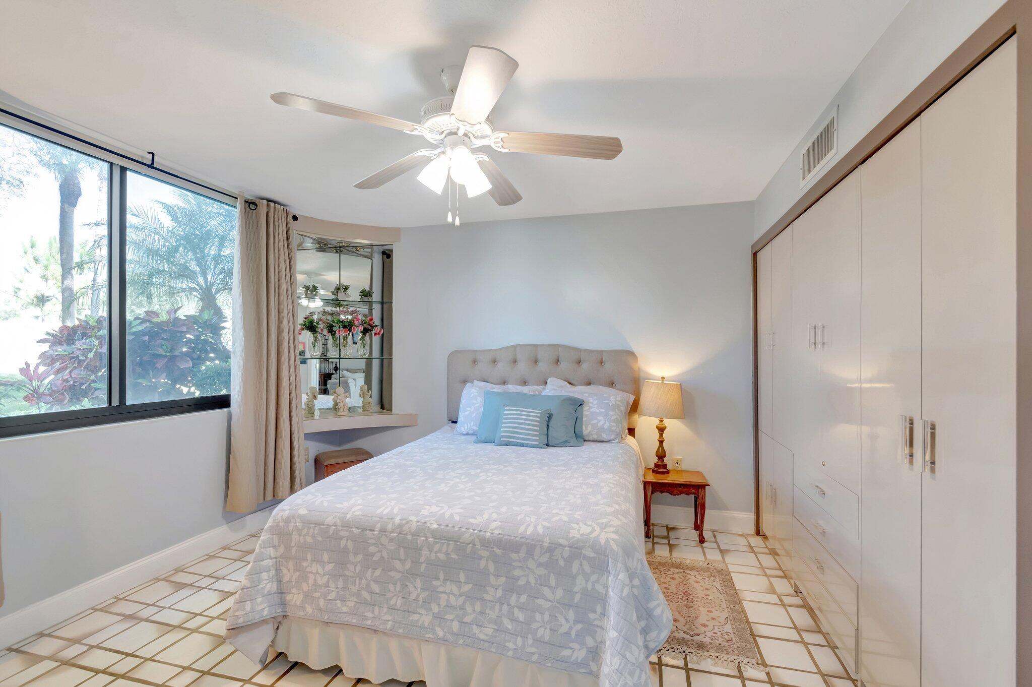 FOUNTAINS OF PALM BEACH CONDO 5 - Residential