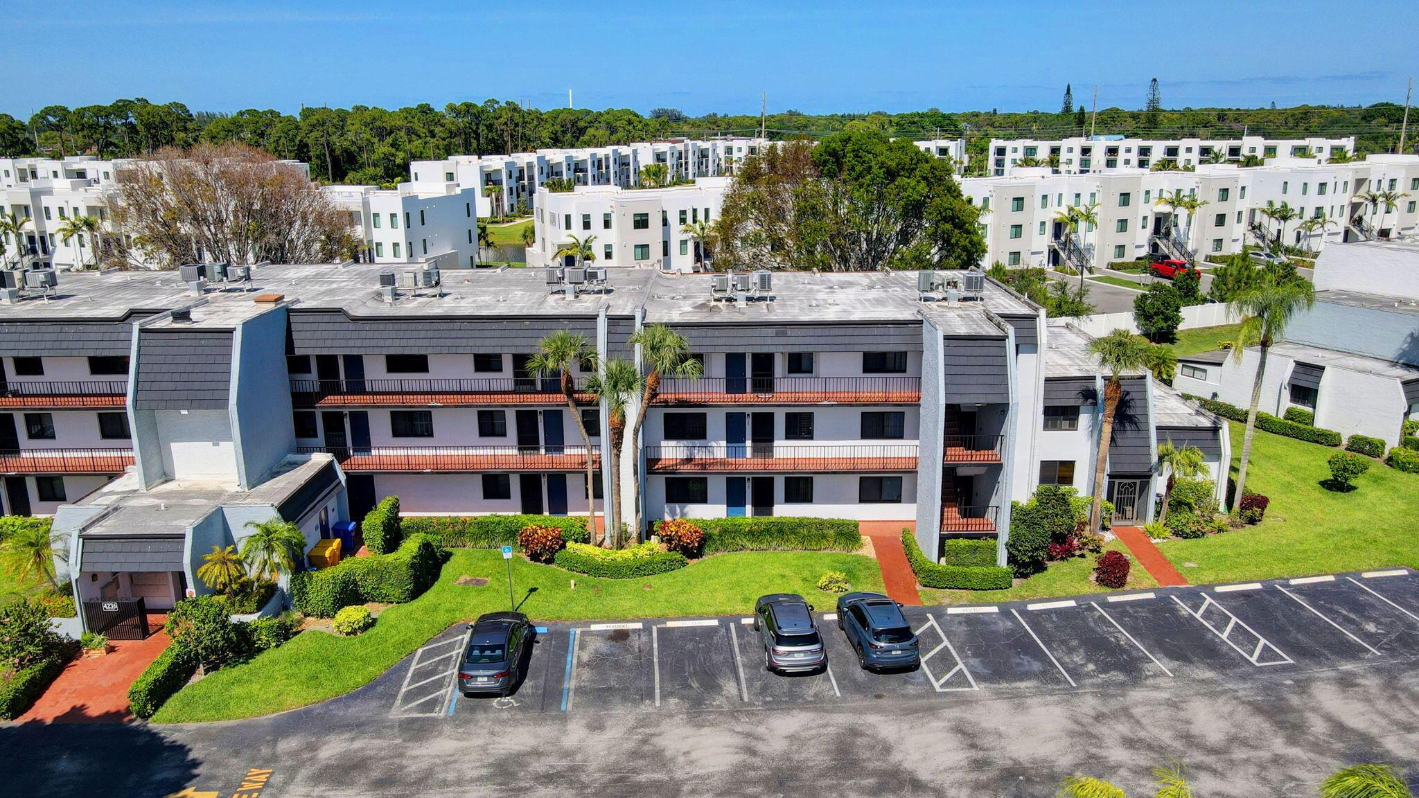 FOUNTAINS OF PALM BEACH CONDO 5 - Residential