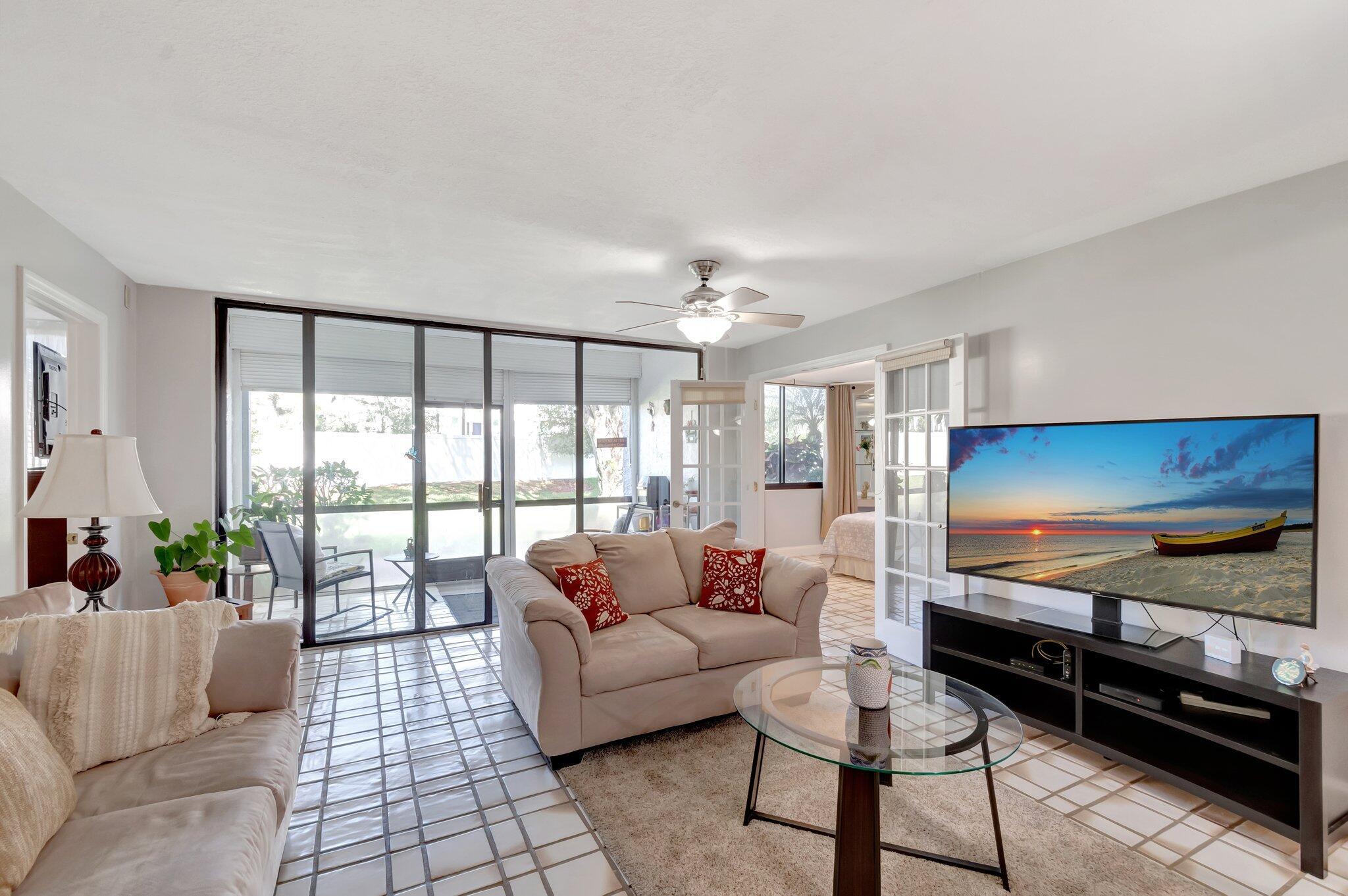 FOUNTAINS OF PALM BEACH CONDO 5 - Residential