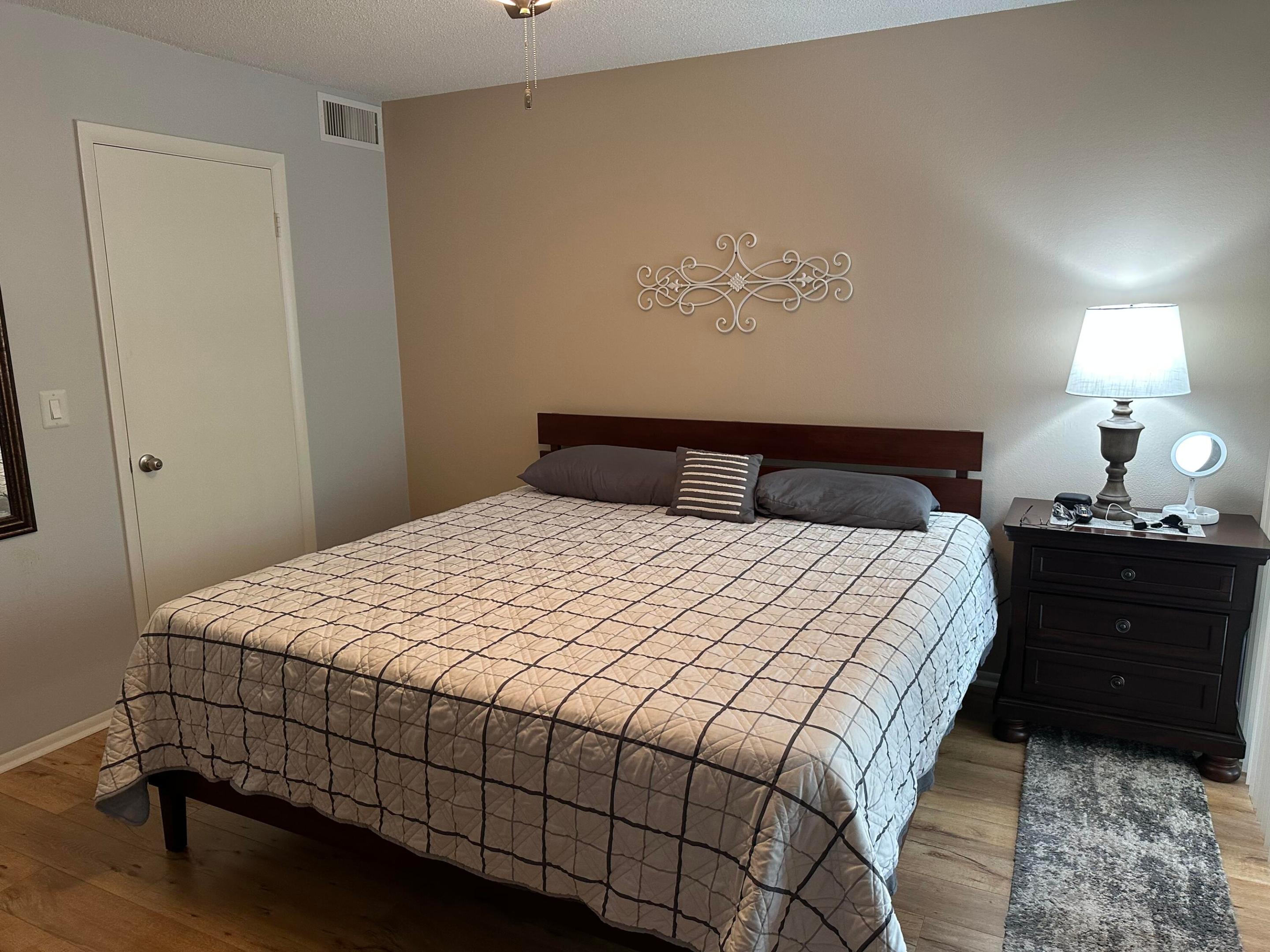 CEDAR POINTE CONDO - Residential Lease