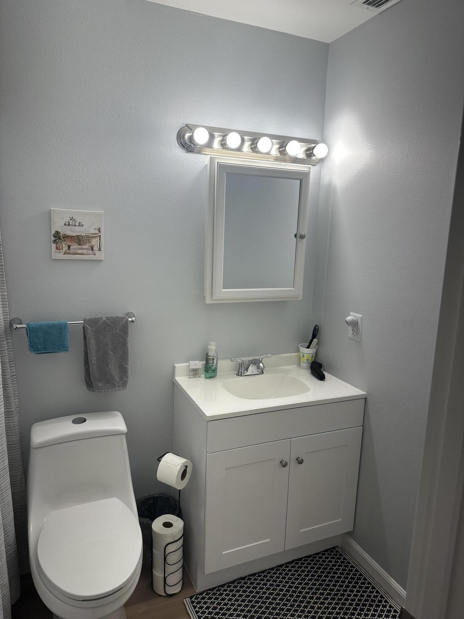 CEDAR POINTE CONDO - Residential Lease