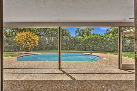 Tiny photo for 8866 NW 2ND Place, Coral Springs, FL 33071 (MLS # B26087037)
