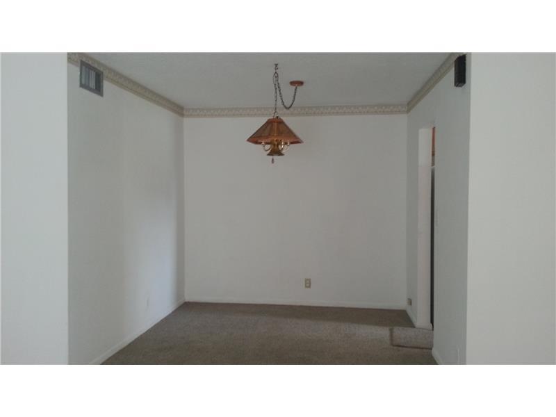 NORTH HAMPTON COURT CONDO - Residential Lease