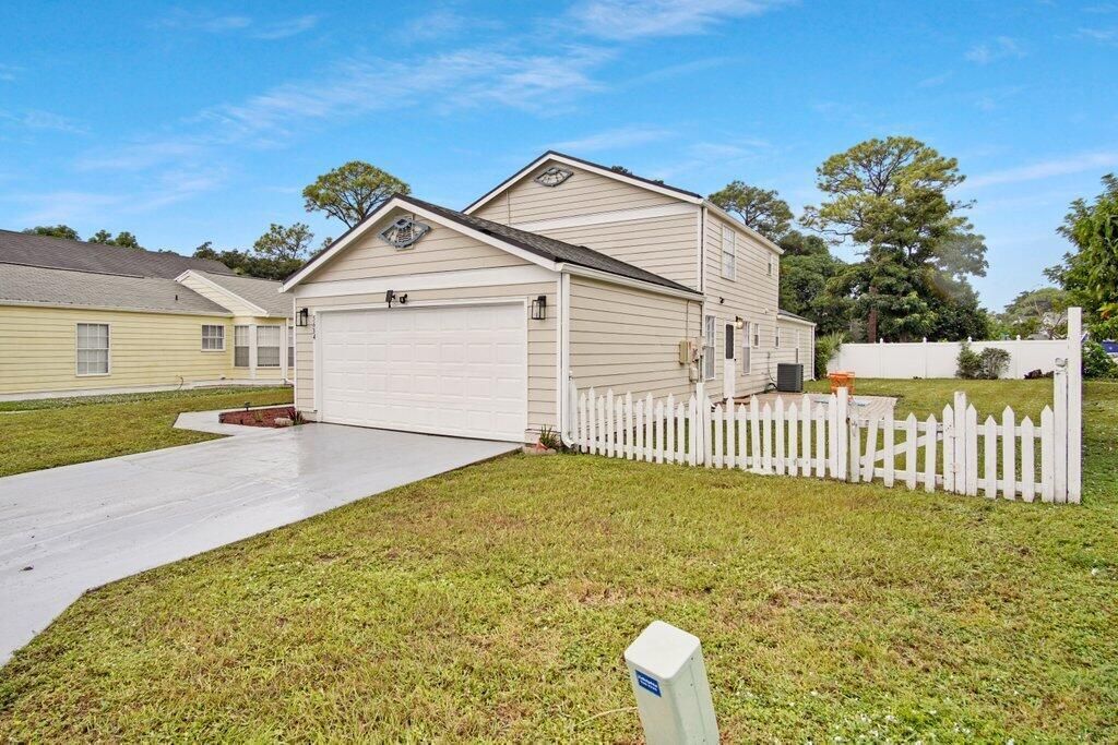 Photo of 5634 Dewberry Way, West Palm Beach, FL 33415 (MLS # R11002555)