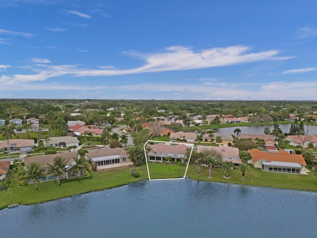 Photo of 2538 SW 23rd Cranbrook Place, Boynton Beach, FL 33436 (MLS # F10444462)