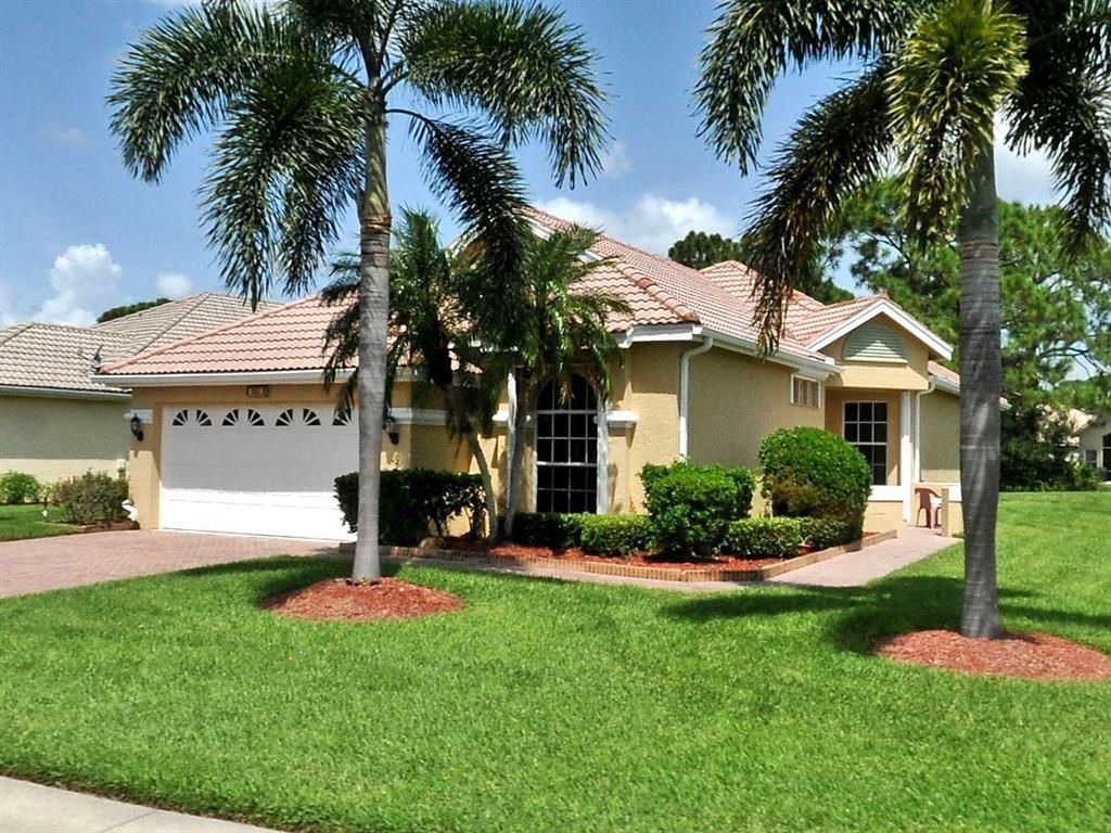 Photo of 553 SW New Castle Cove, Port Saint Lucie, FL 34986 (MLS # R10710320)