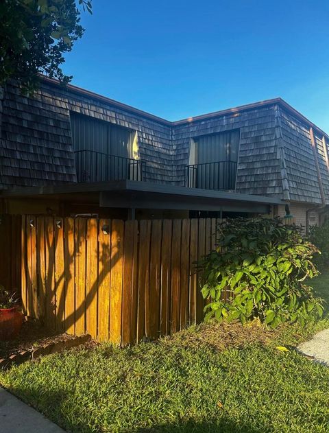 341 Lake Arbor Drive Palm Springs FL 33461