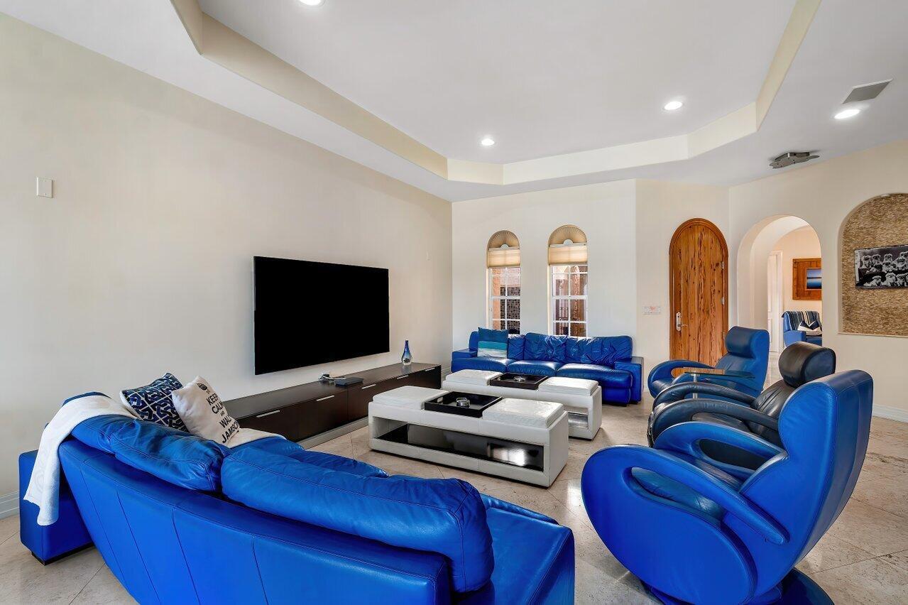 VIA MARINA - Residential