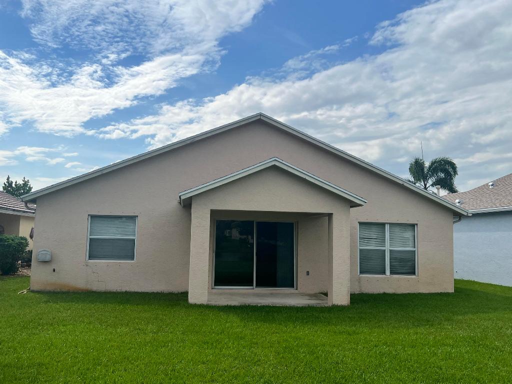 LAKE FOREST - Residential Lease