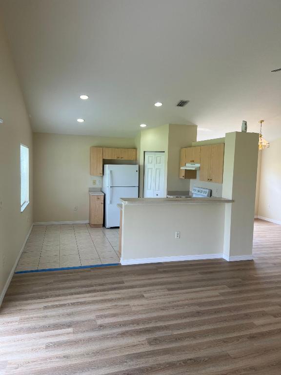 LAKE FOREST - Residential Lease