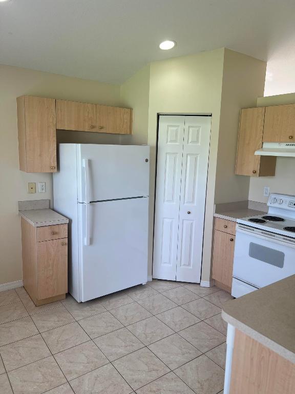 LAKE FOREST - Residential Lease