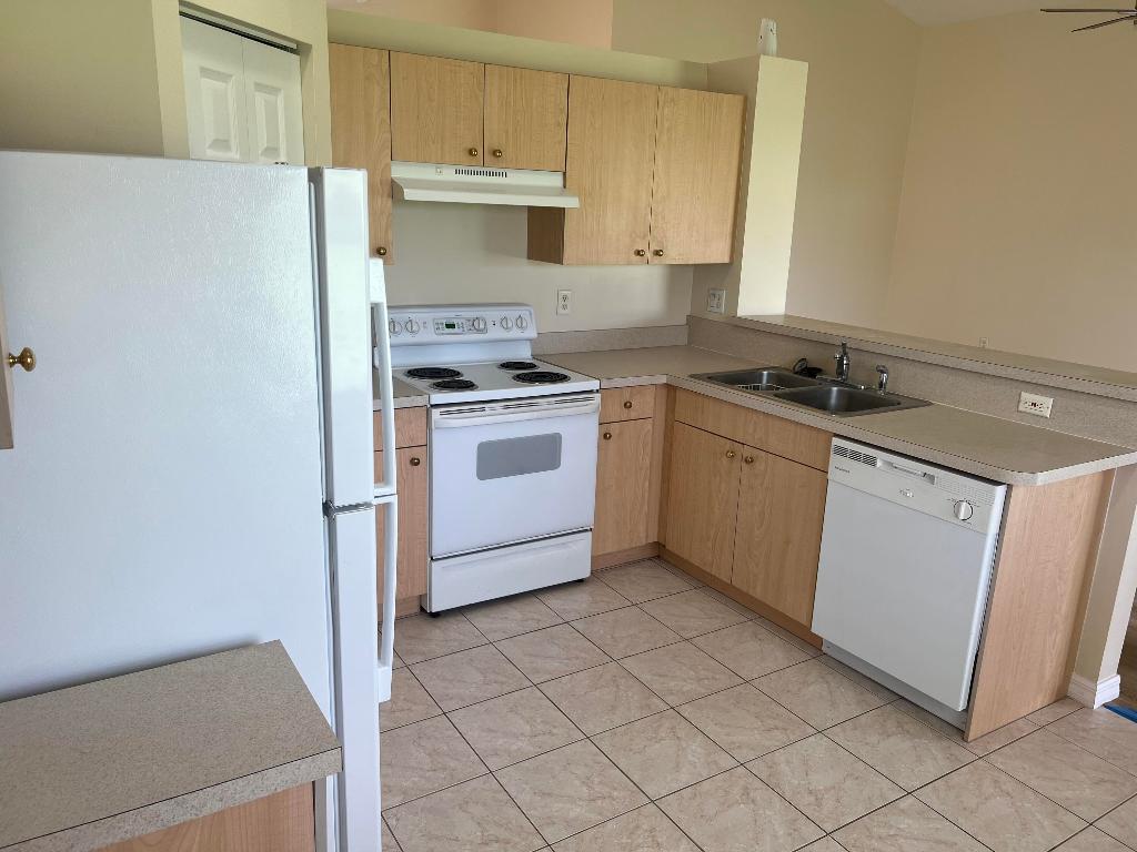 LAKE FOREST - Residential Lease