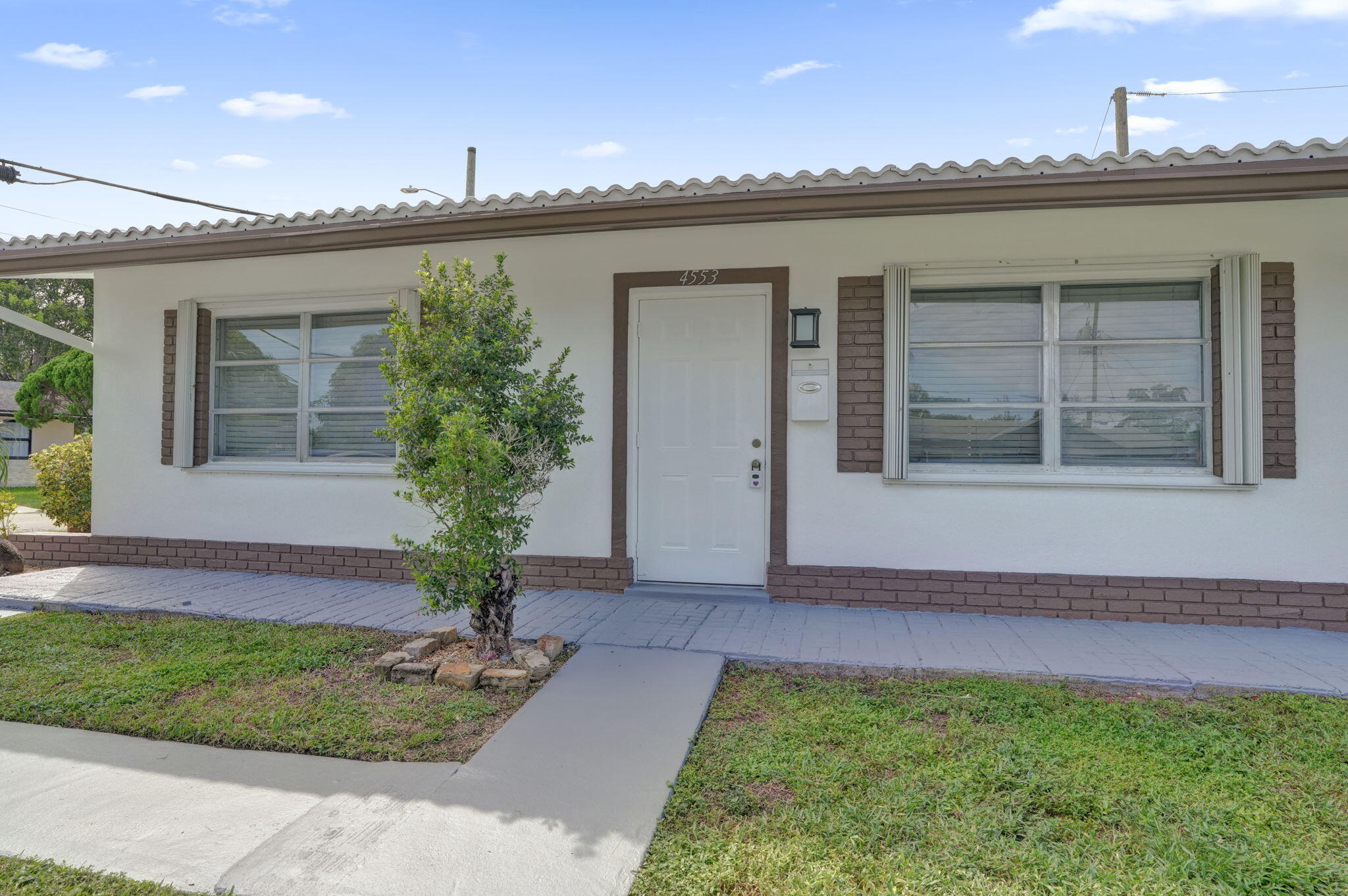 4553 NW 16TH Terrace