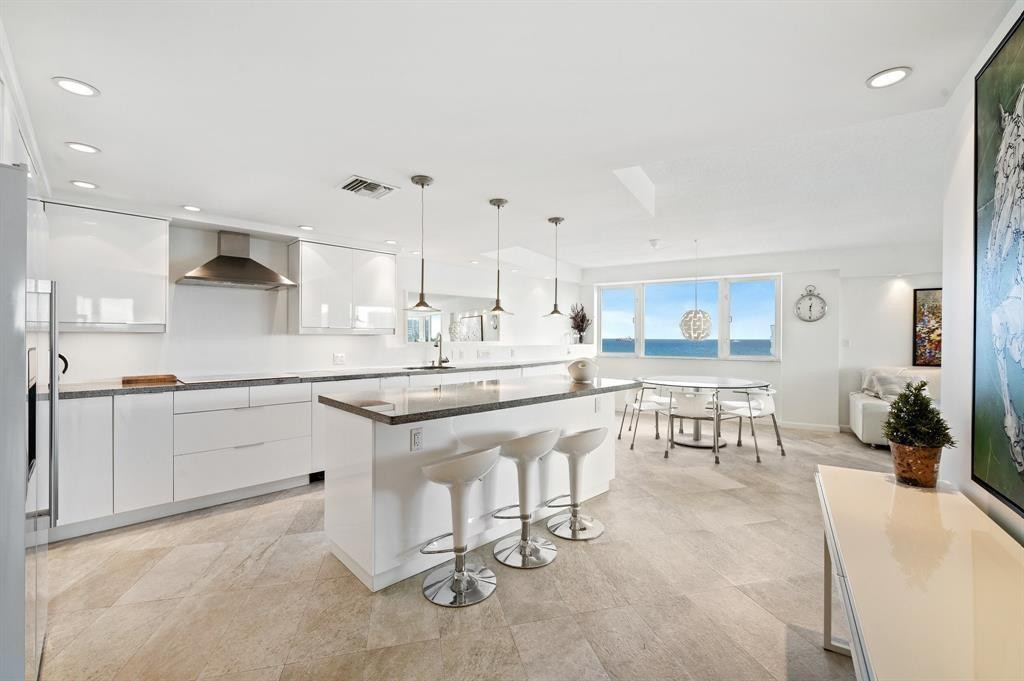 3000 Holiday Drive 1103