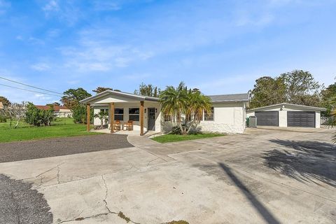 A home in Okeechobee