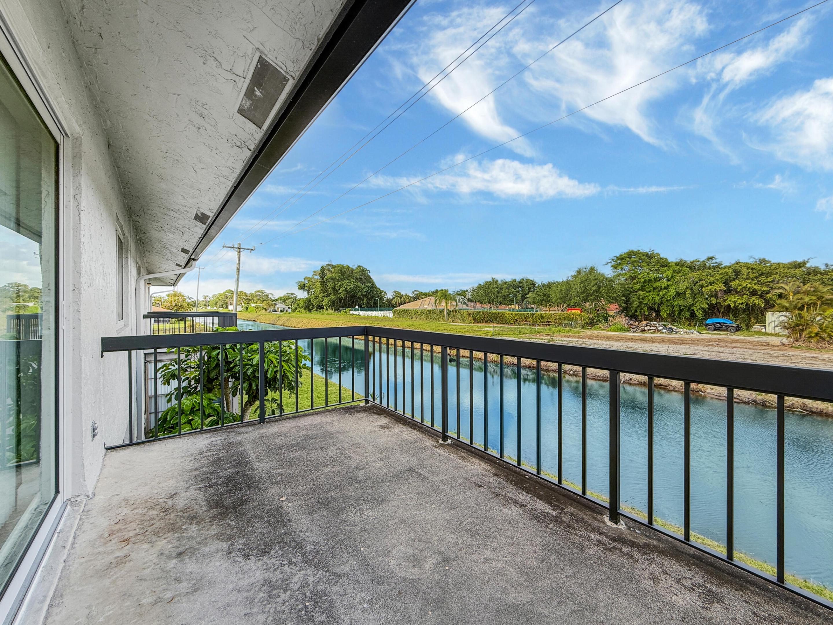PALM GREENS AT VILLA DEL RAY CONDO II - Residential Lease