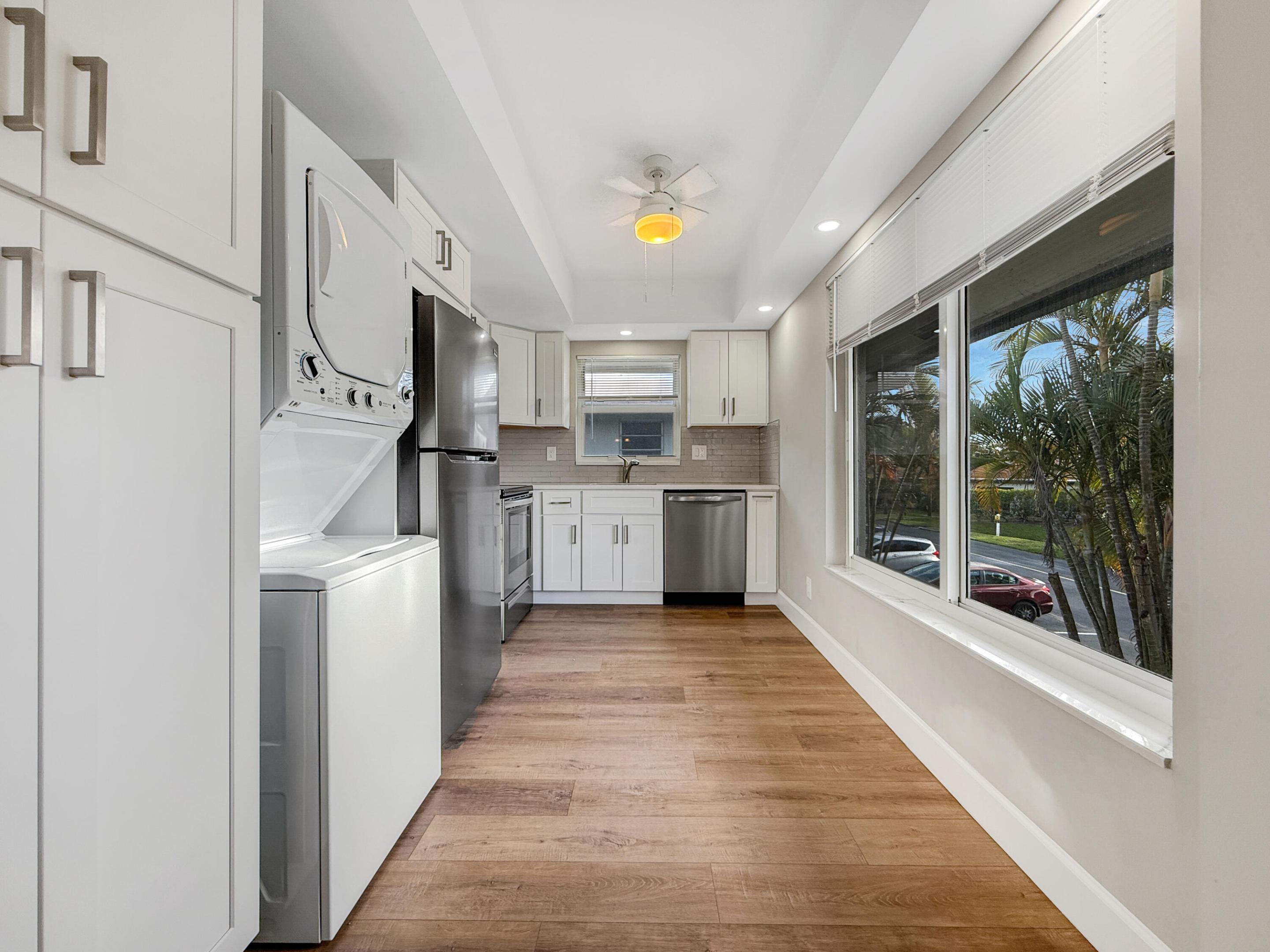 PALM GREENS AT VILLA DEL RAY CONDO II - Residential Lease