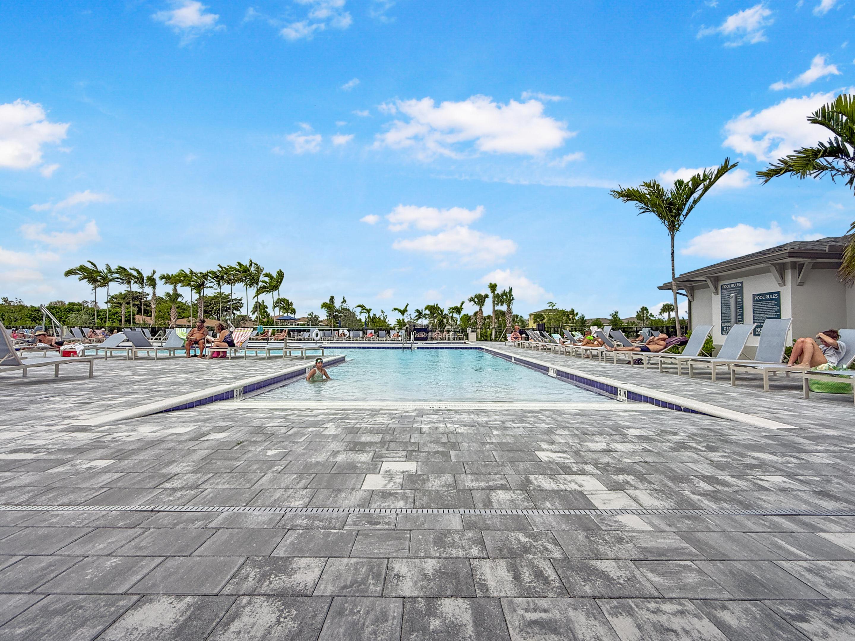 PALM GREENS AT VILLA DEL RAY CONDO II - Residential Lease