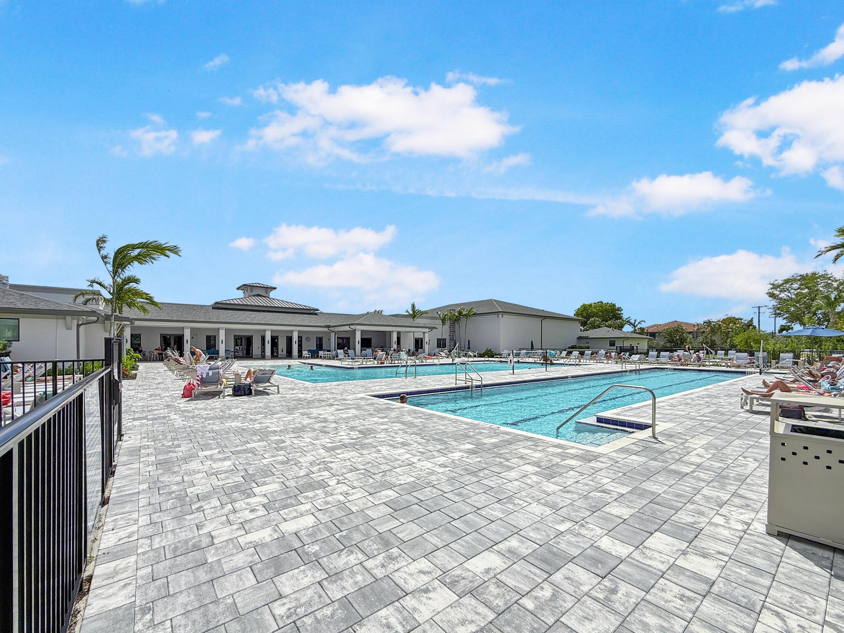 PALM GREENS AT VILLA DEL RAY CONDO II - Residential Lease